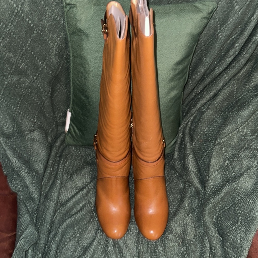 Adair Pebble Grain Leather COACH Boots - Saddle. Size 8.5 - Picture 3 of 10
